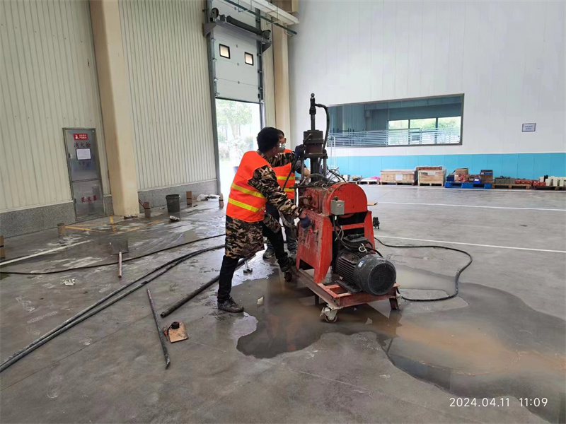 黄平厂房地面下沉塌陷注浆加固施工